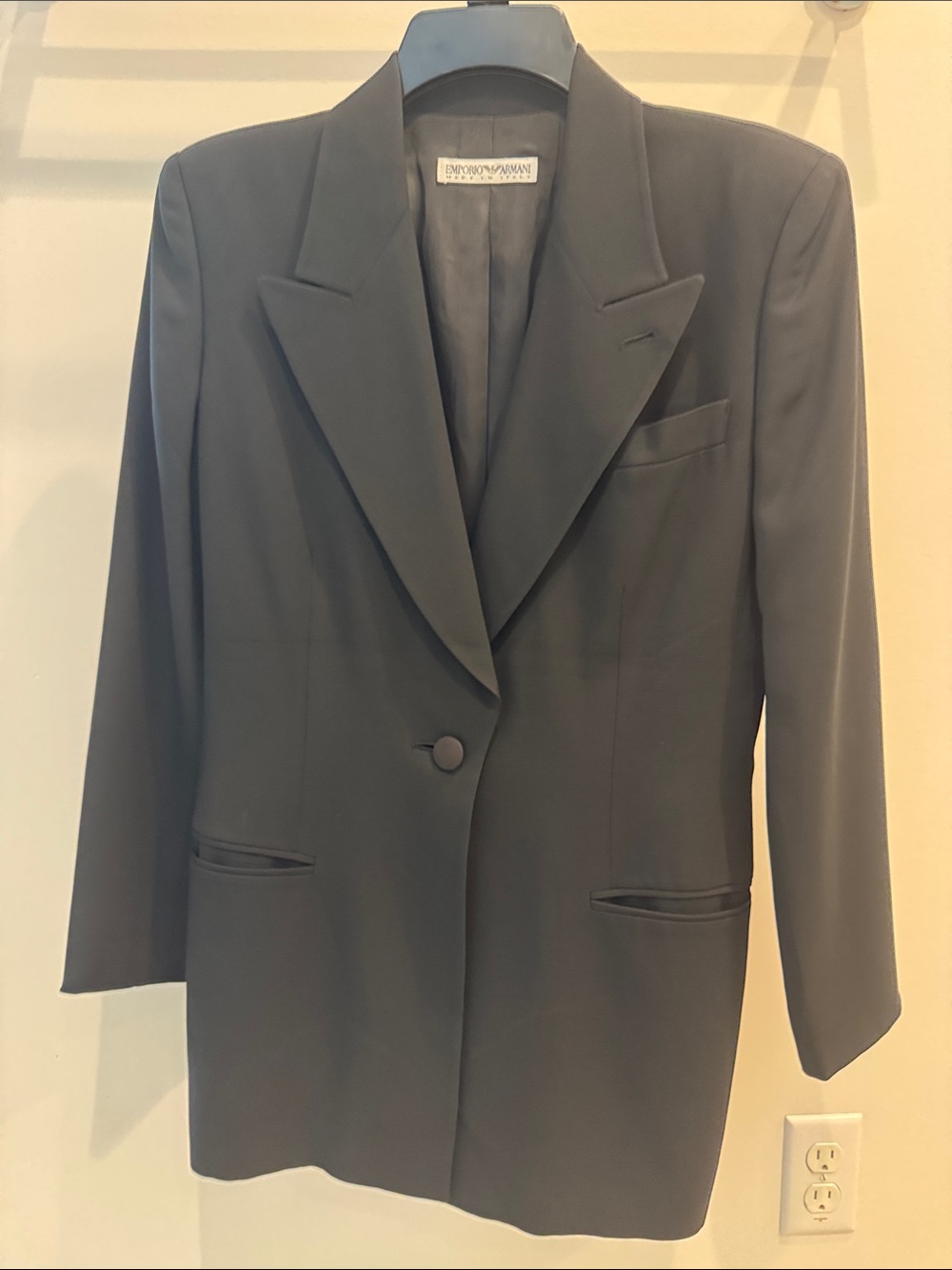 Emporio Armani Women’s Dark Black Single-Button Blazer